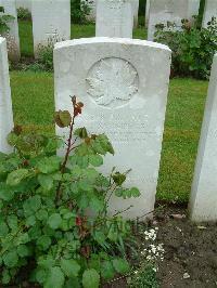 Etaples Military Cemetery - Saunders, Harry Charles